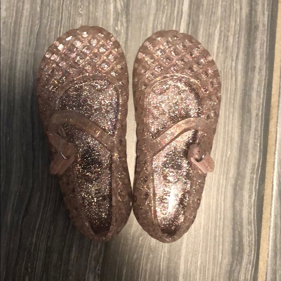 SOLD Set of 2 Old navy toddler girl sandals sz 7 - Picture 2 of 5